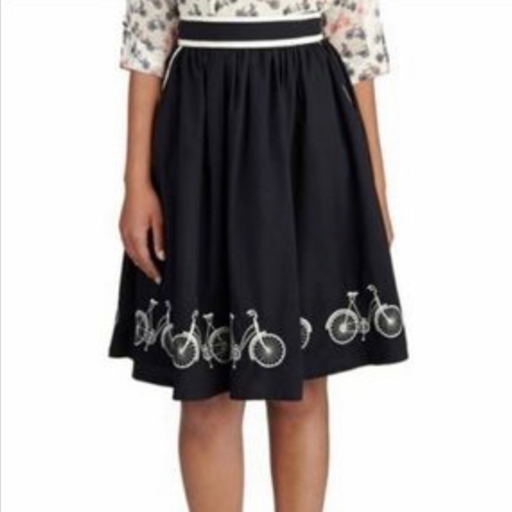Mod cloth Bicycle embroidered skirt